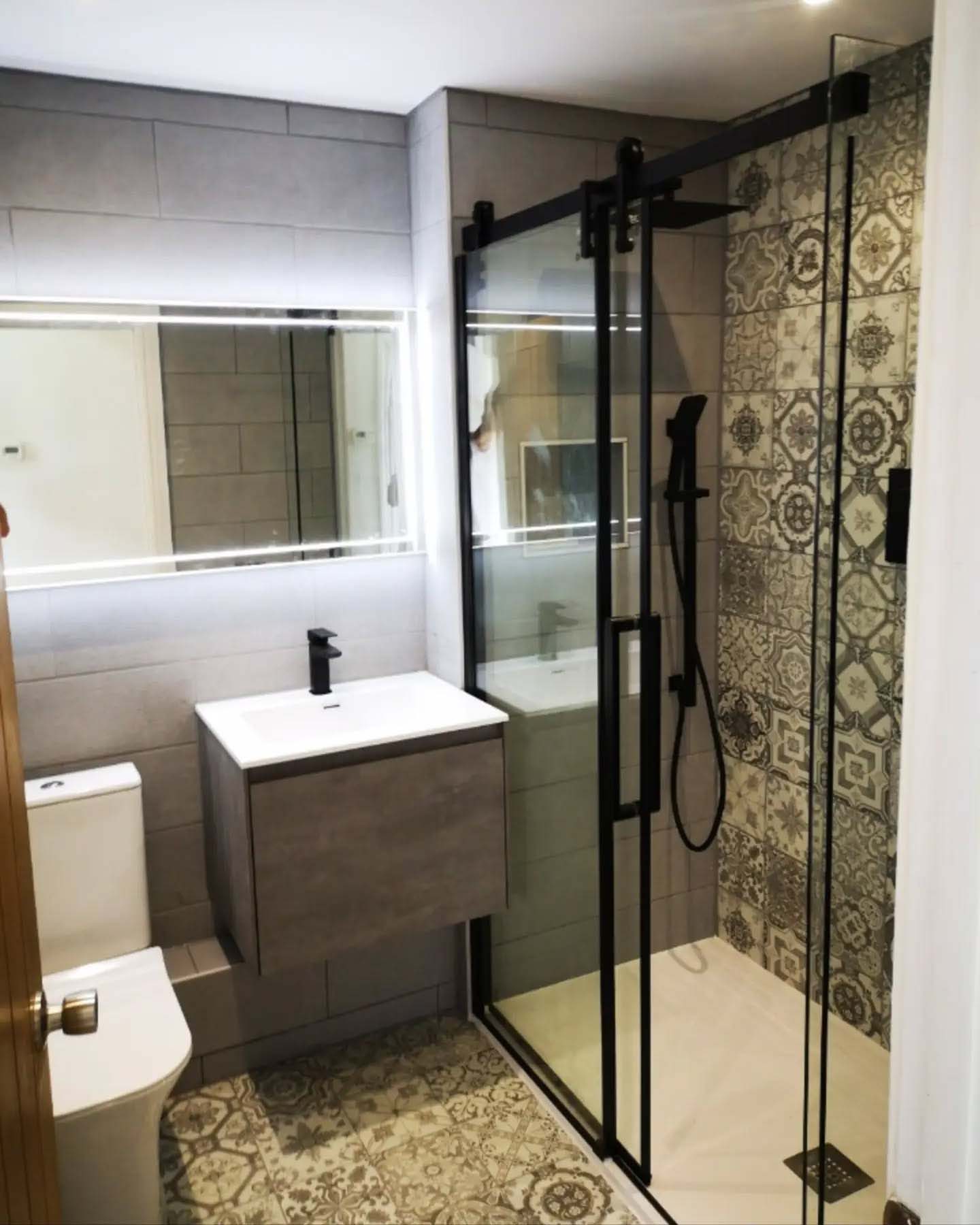 Design tiles in showers
